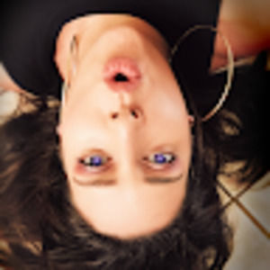 Meet your Posher, Leora